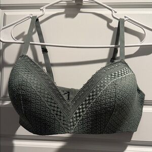Maidenform Green Lace Detailed Wireless Bra